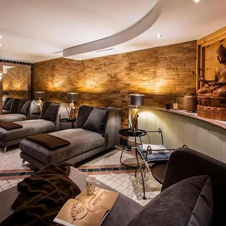 & Montana Otel 4*