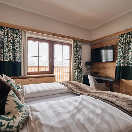 & Montana Otel 4*