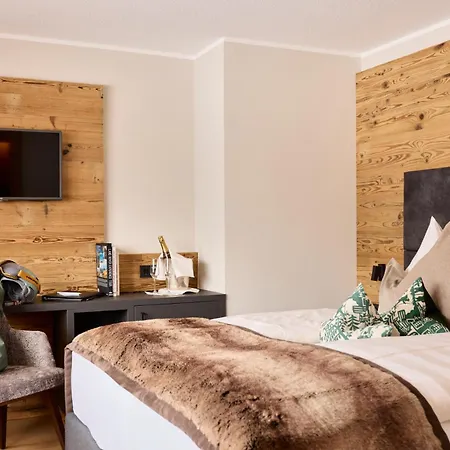 Otel & Montana 4*
