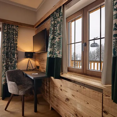 & Montana Otel 4*