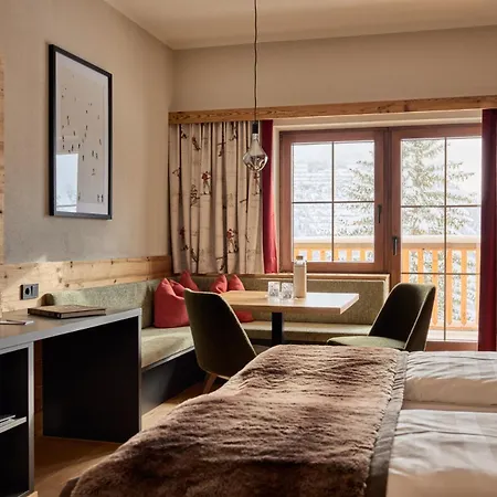 Otel & Montana