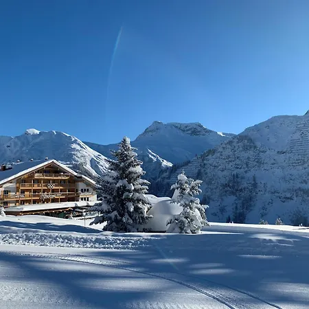 & Montana Otel 4*